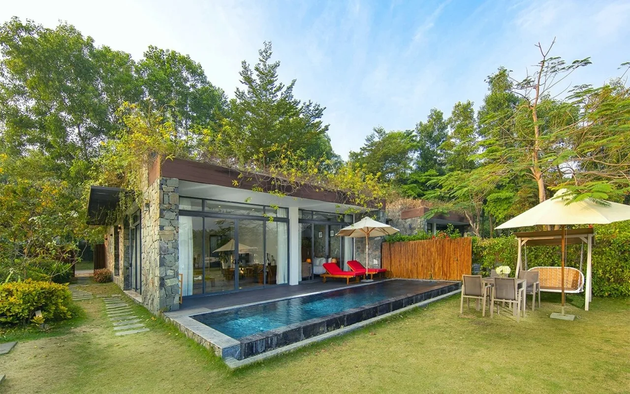 staycation resort hà nội sân vườn đẹp