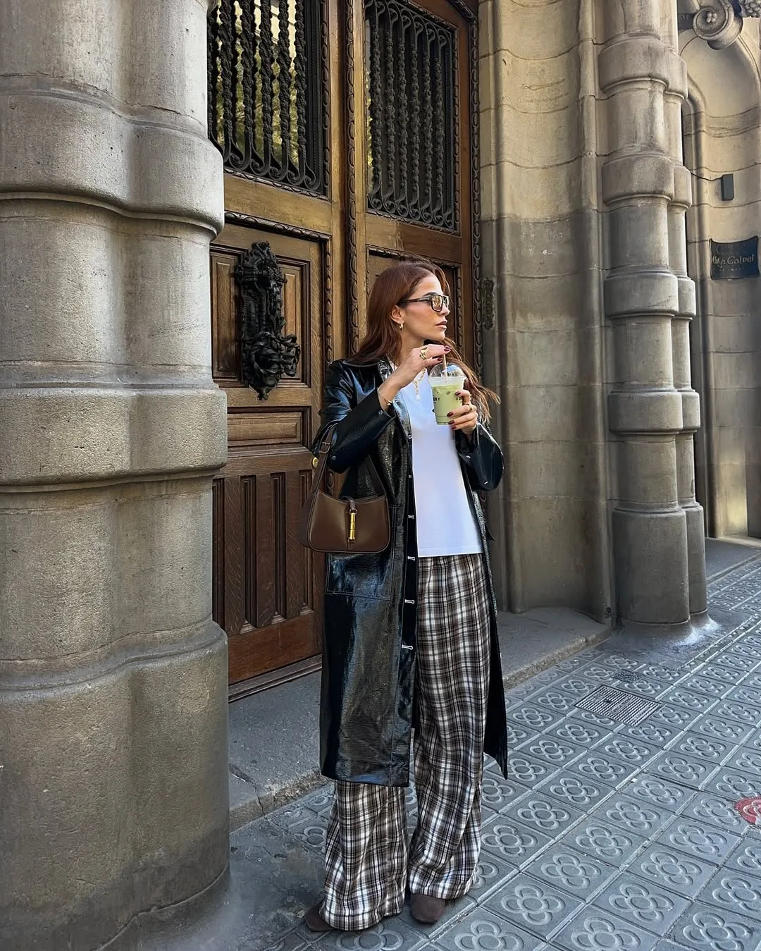 quần caro phối trench coat da