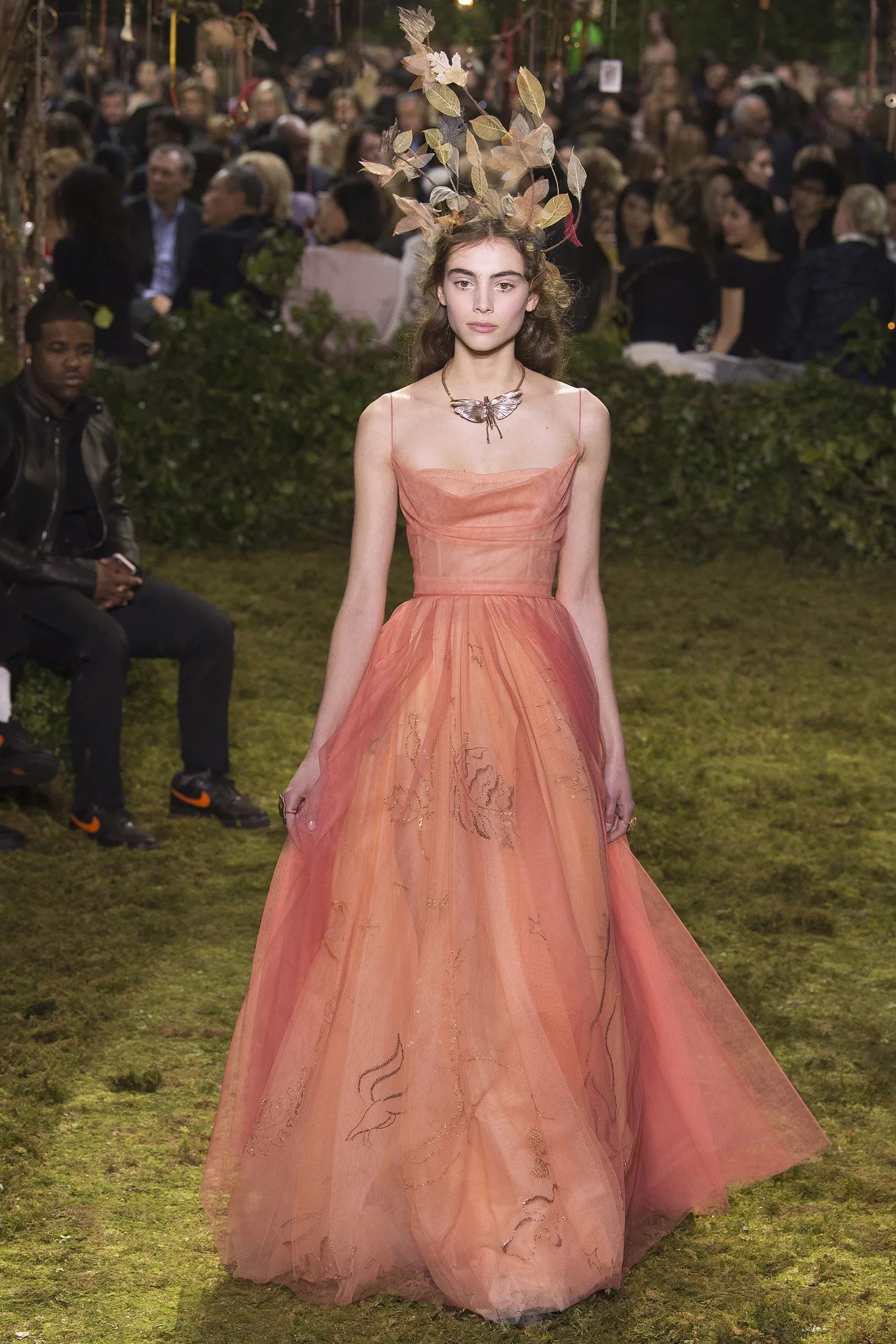 Những BST nổi bật tại tuần lễ Haute Couture Xuân-Hè 2017 - ELLE VN