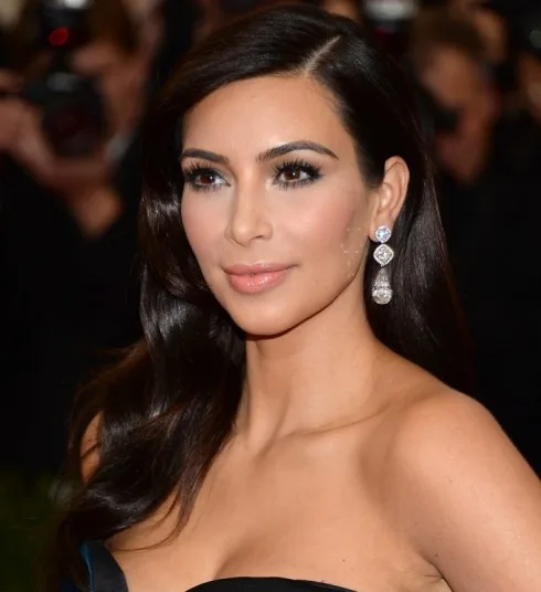 Bí quyết làm đẹp của Kim Kardashian Bí quyết làm đẹp của Kim Kardashian
