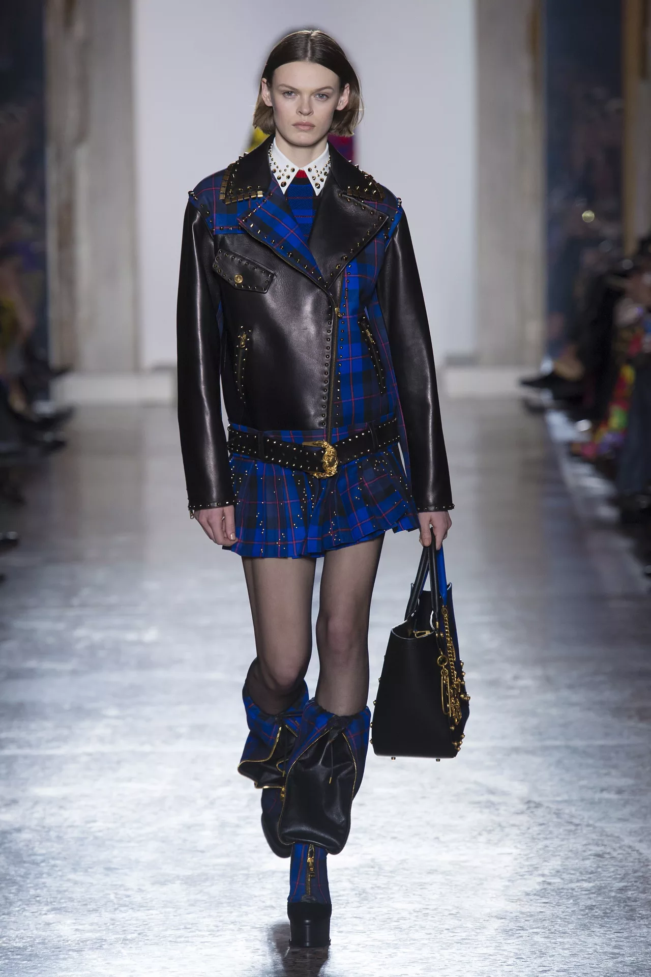Thương hiệu Versace Thu-Đông 2018 2 Thương hiệu Versace Thu-Đông 2018 2