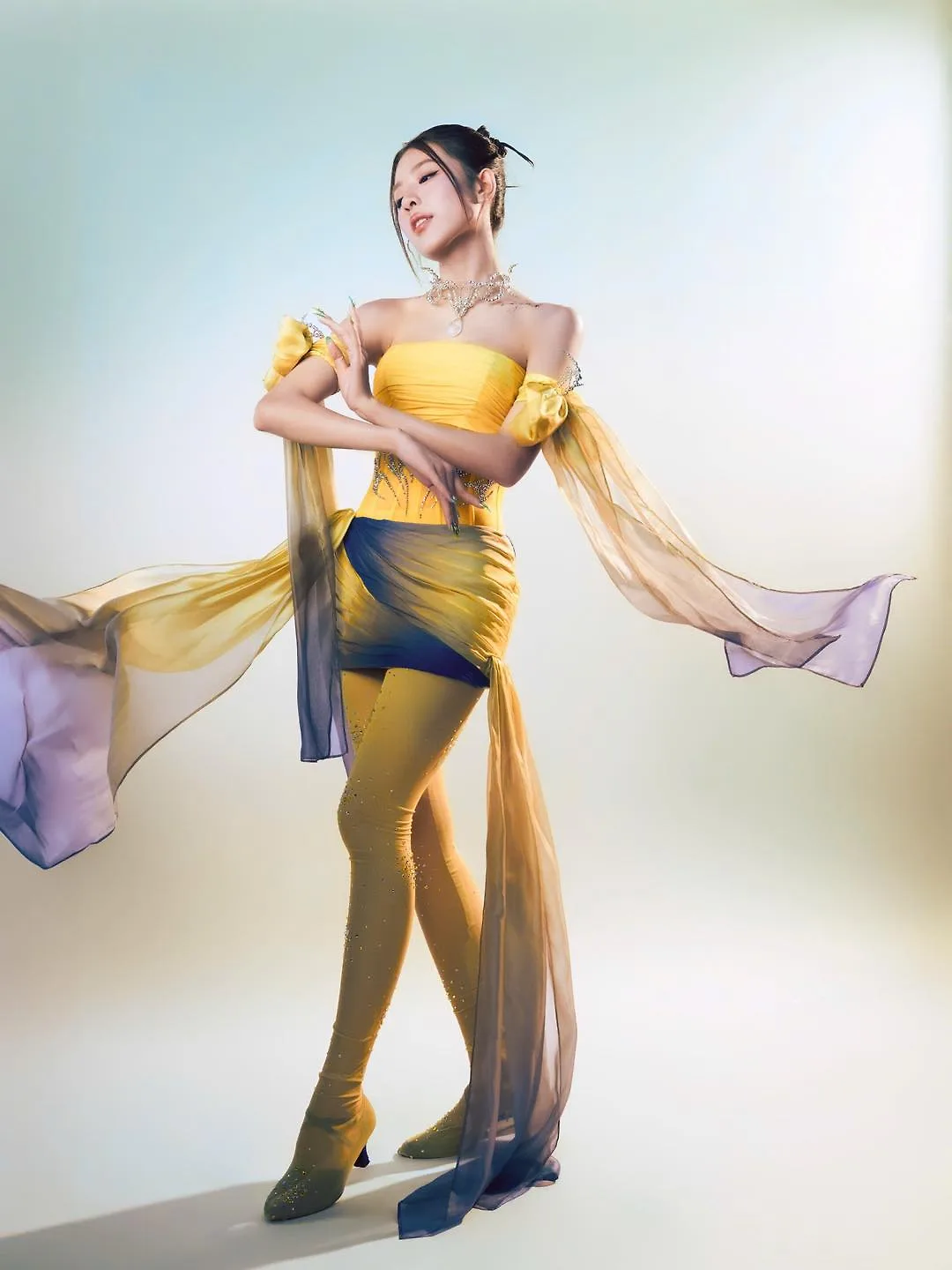 thời trang Lamoon trong livestage 4