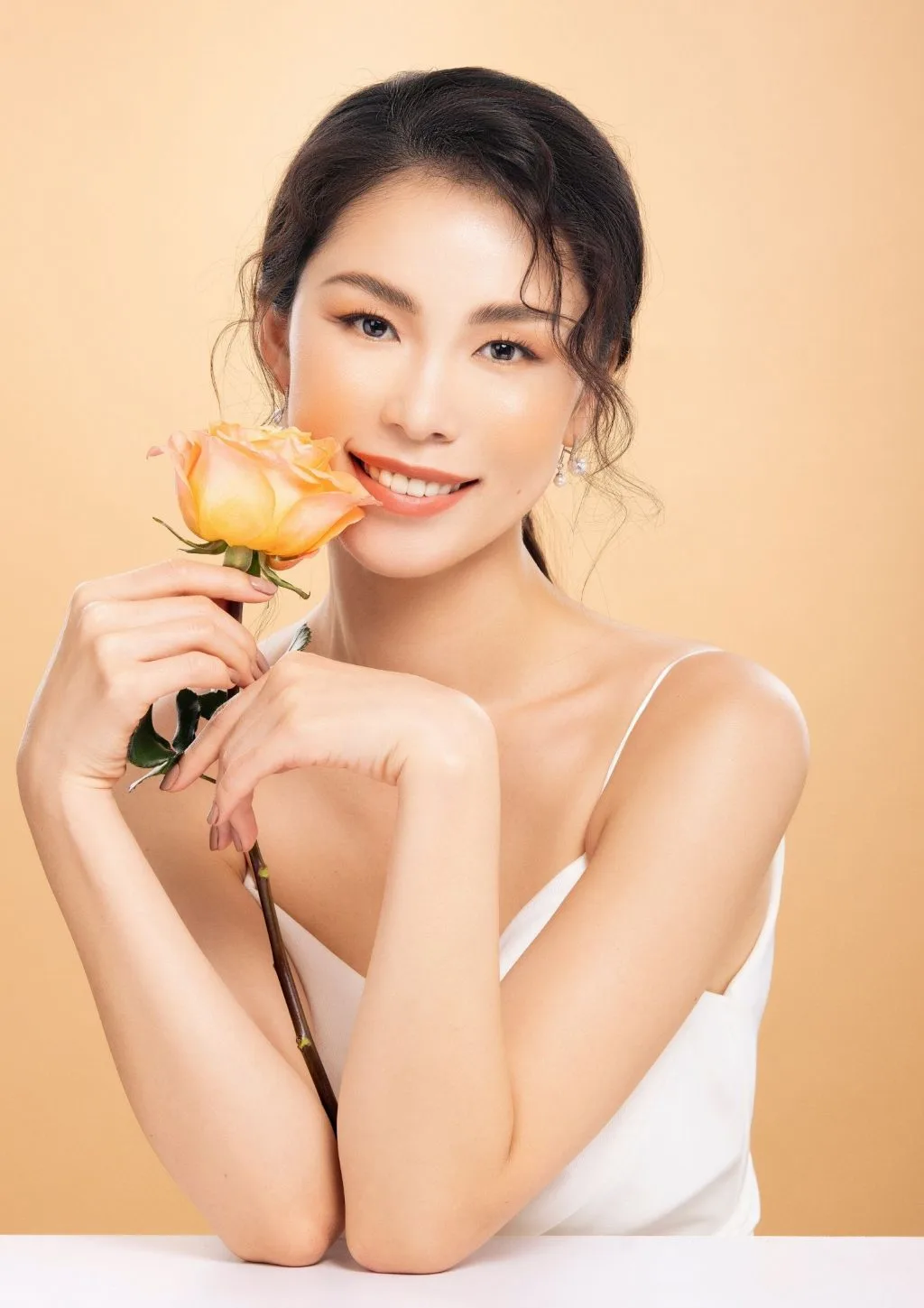 Menard-Cô gái cầm hoa. Menard-Cô gái cầm hoa.