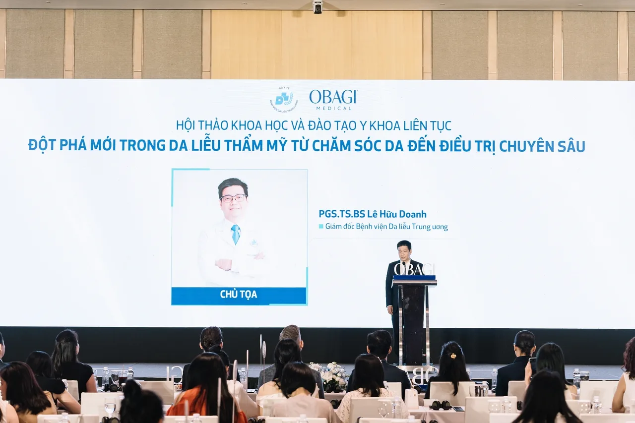 PGS. TS. BS. Lê Hữu Doanh phát biểu tại hội thảo