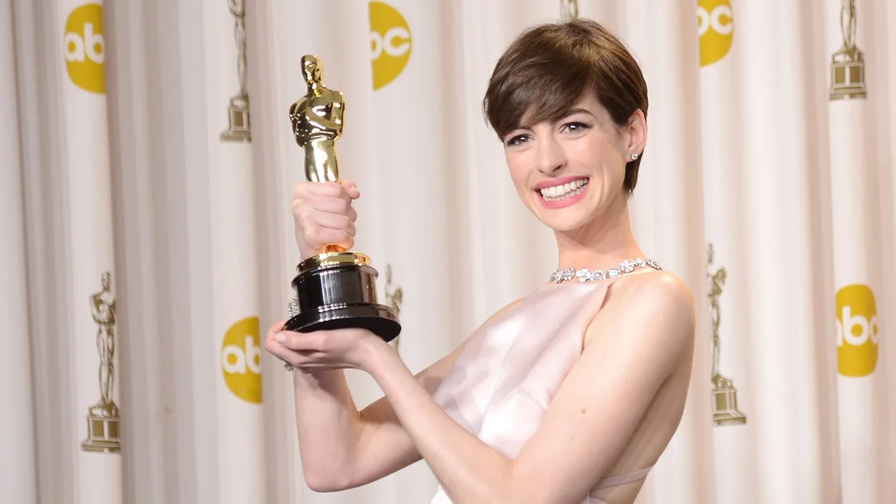 ELLE Beauty Calendar: Cảm hứng trang điểm cùng nữ diễn viên Anne Hathaway (13/11 - 19/11) ELLE Beauty Calendar: Cảm hứng trang điểm cùng nữ diễn viên Anne Hathaway (13/11 - 19/11)