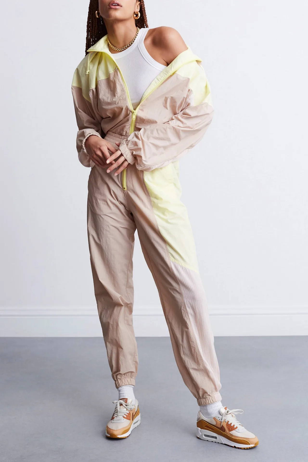 Jump suit màu hồng pastel