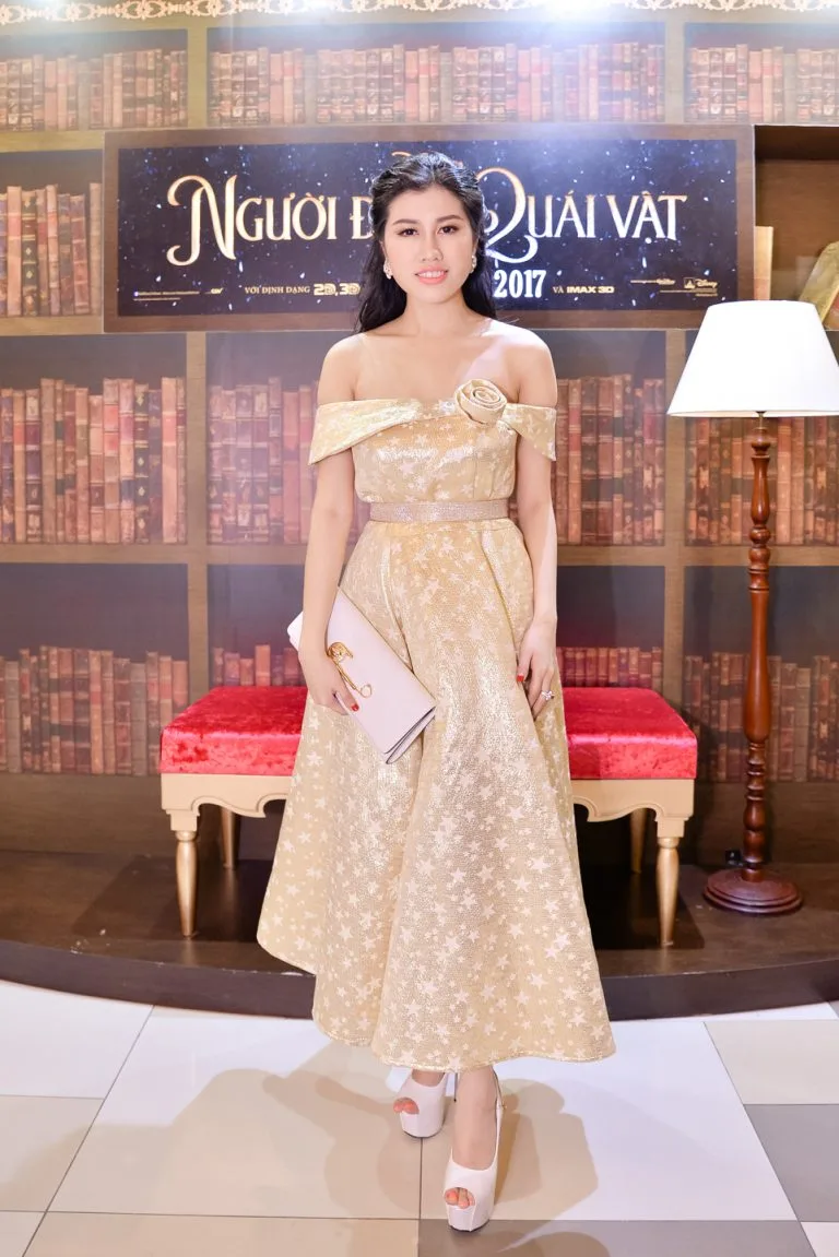 Nguoi Dep va Quai Vat - Emily Hong Nhung - elle vietnam 1