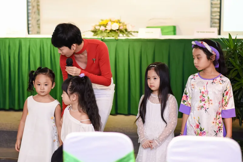 Xuan Lan Vietnam Junior Fashion Week 2017