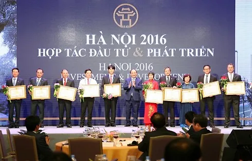 khách sạn metropole hà nội đón nhận bằng khen củ thủ tướng chính phủ-1
