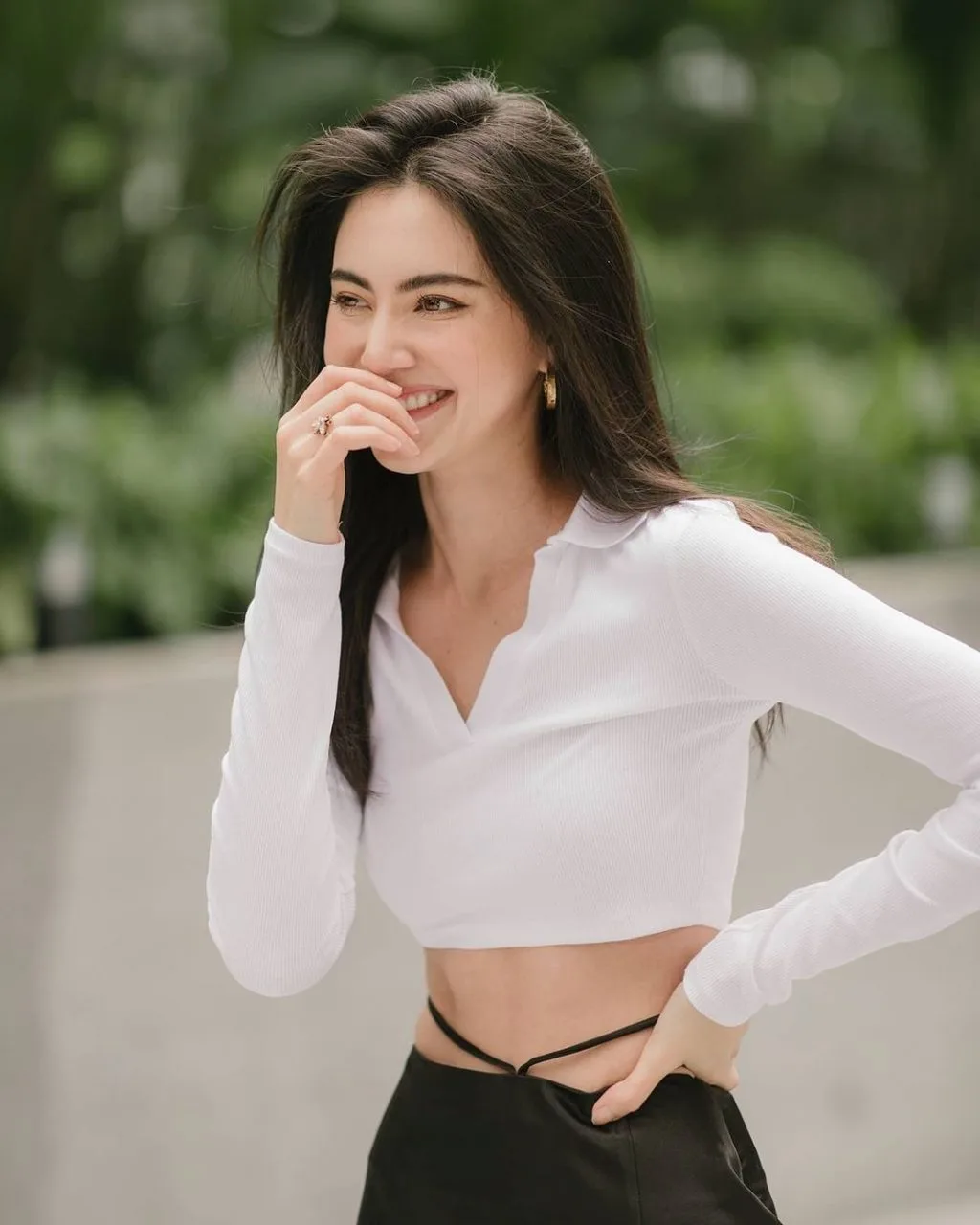 Mai Davika nổi tiếng vì nhan sắc quyến rũ và vòng eo siêu nhỏ của mình Mai Davika nổi tiếng vì nhan sắc quyến rũ và vòng eo siêu nhỏ của mình