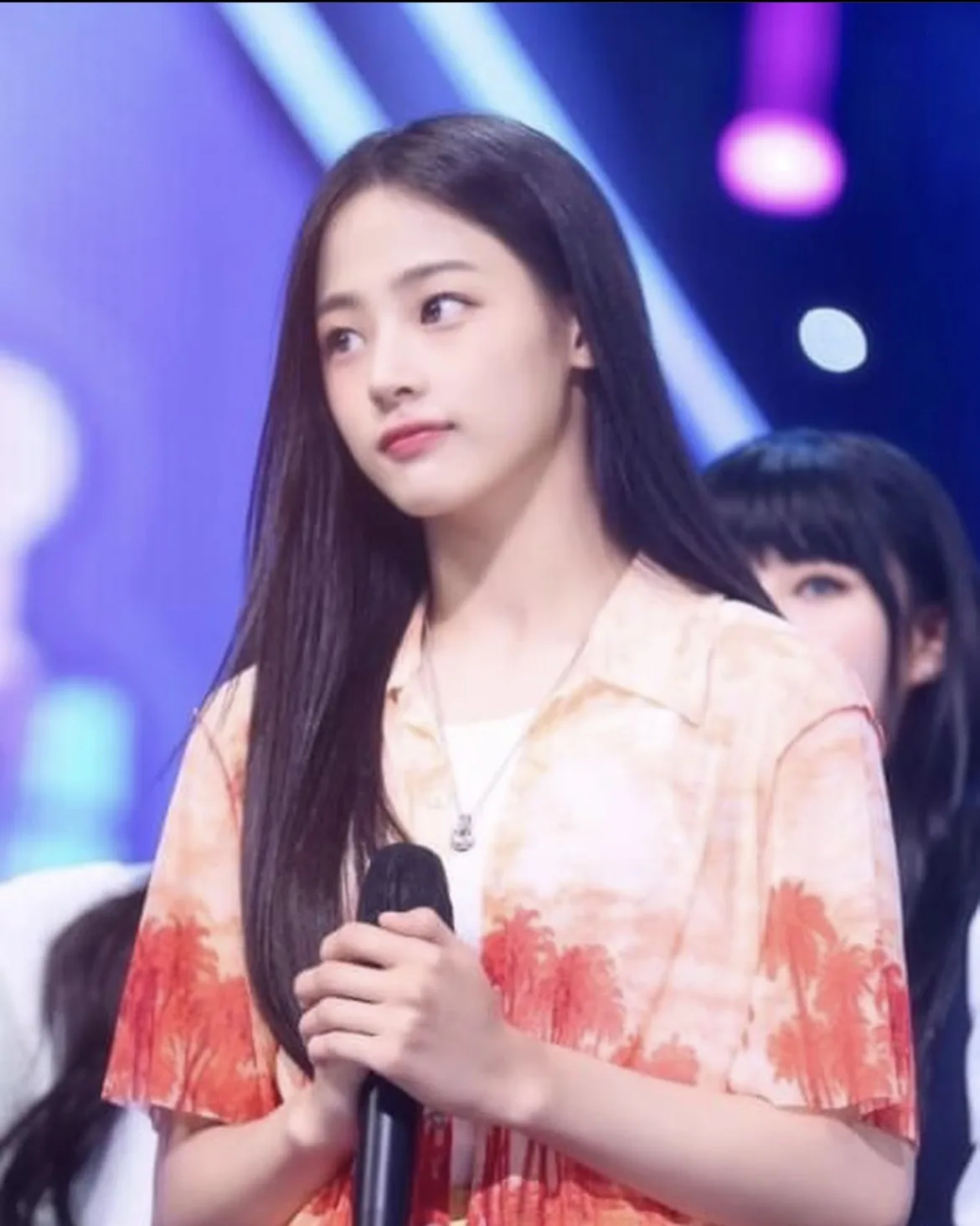 Cô cũng thừa nhận bản thân mình may mắn khi được lựa chọn trở thành đại sứ thương hiệu của Chanel ở tuổi 18