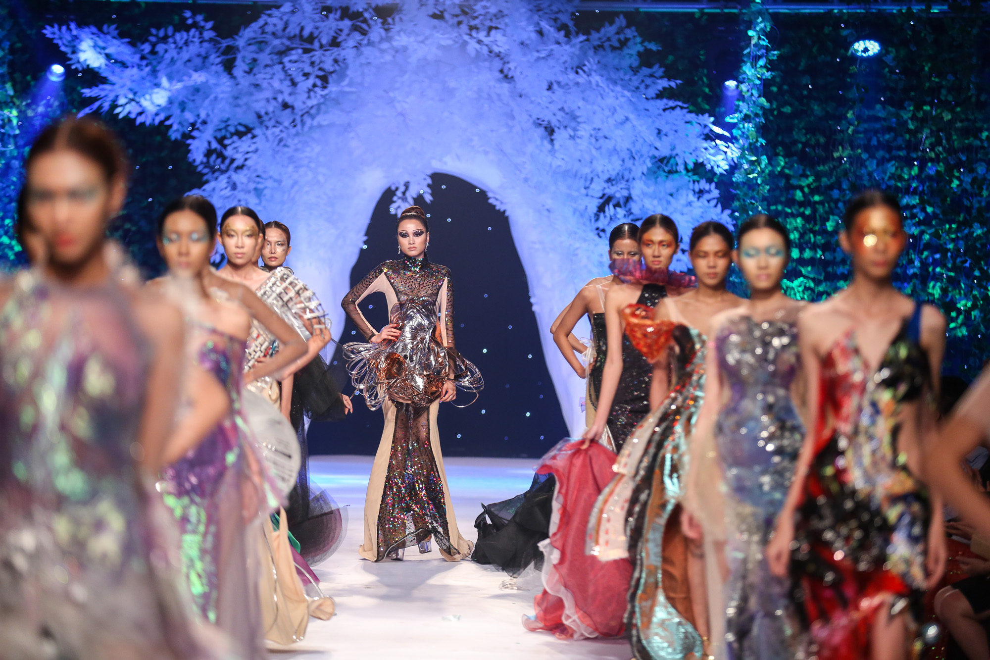 Quỳnh Paris Deja Vu show - elle vietnam 3