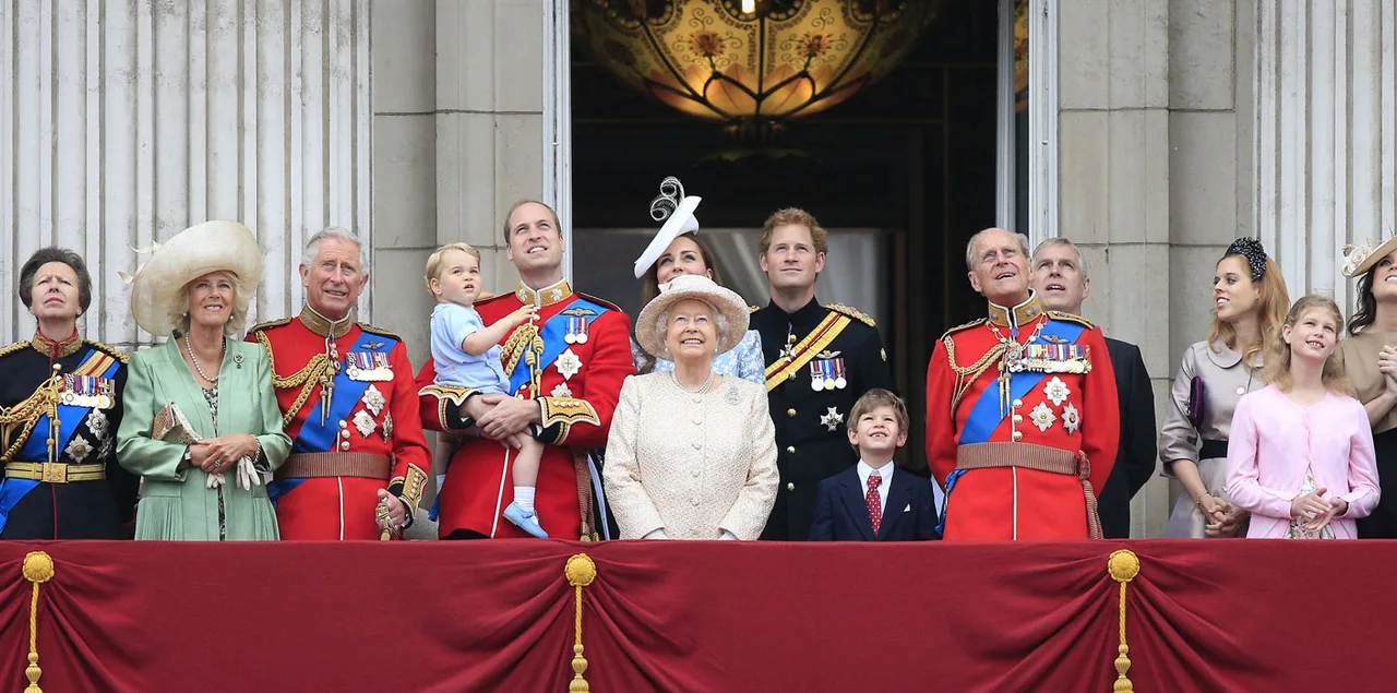 Hé lộ nhân vật Hoàng gia '' ngầm'' đứng sau gu thời trang chuẩn mực của Meghan Markle Hé lộ nhân vật Hoàng gia '' ngầm'' đứng sau gu thời trang chuẩn mực của Meghan Markle