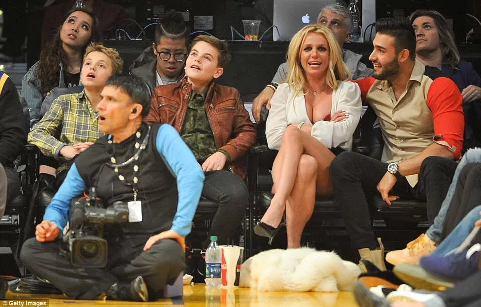 Britney Spears đã muốn kết hôn thêm một lần nữa? Britney Spears đã muốn kết hôn thêm một lần nữa?