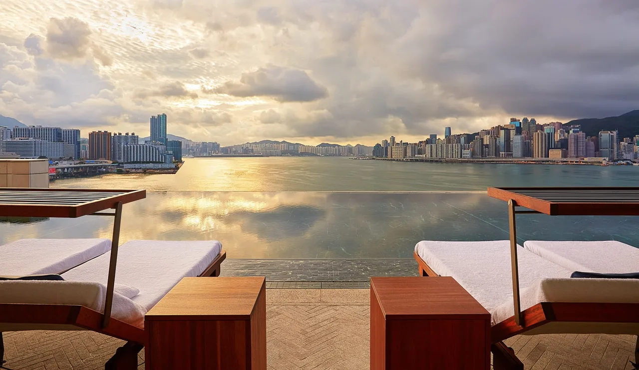 Ốc đảo Asaya tại Hong Kong