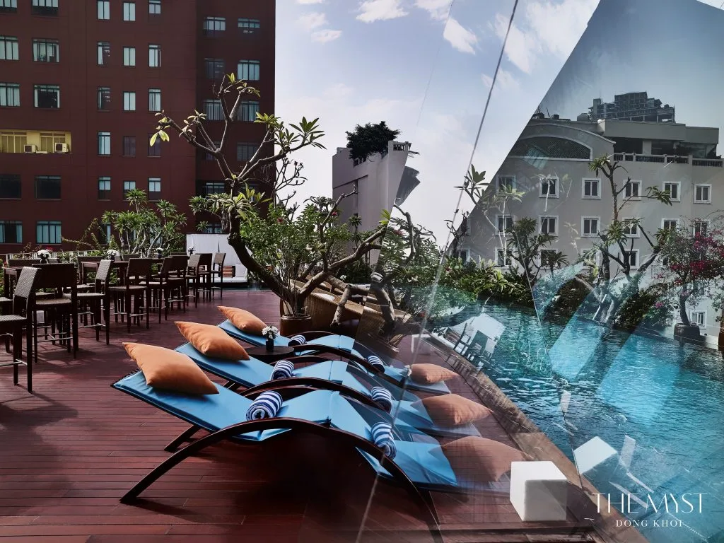 Hồ bơi khách sạn The Myst Đồng Khởi