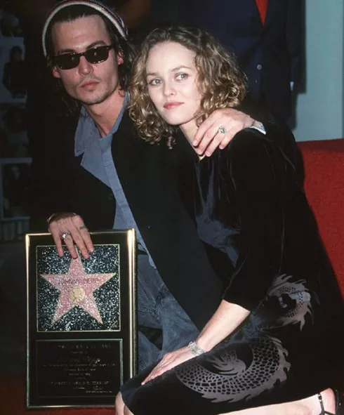 cuộc tình của johnny depp và vanessa paradis.