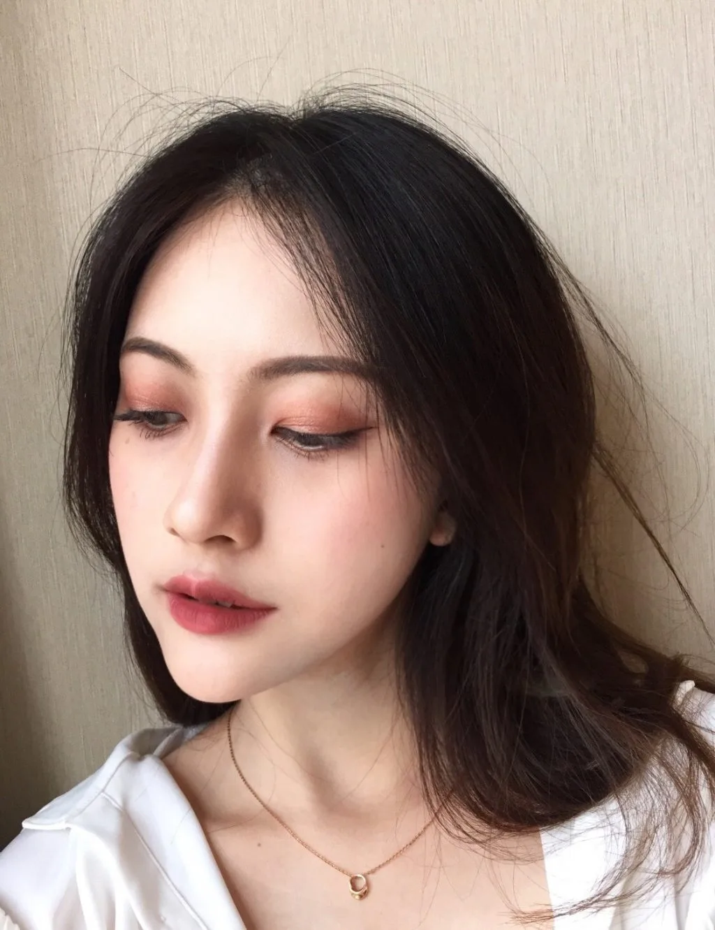 Tông trang điểm theo màu mắt cam đất được rất nhiều cô nàng châu Á ưa chuộng Tông trang điểm theo màu mắt cam đất được rất nhiều cô nàng châu Á ưa chuộng