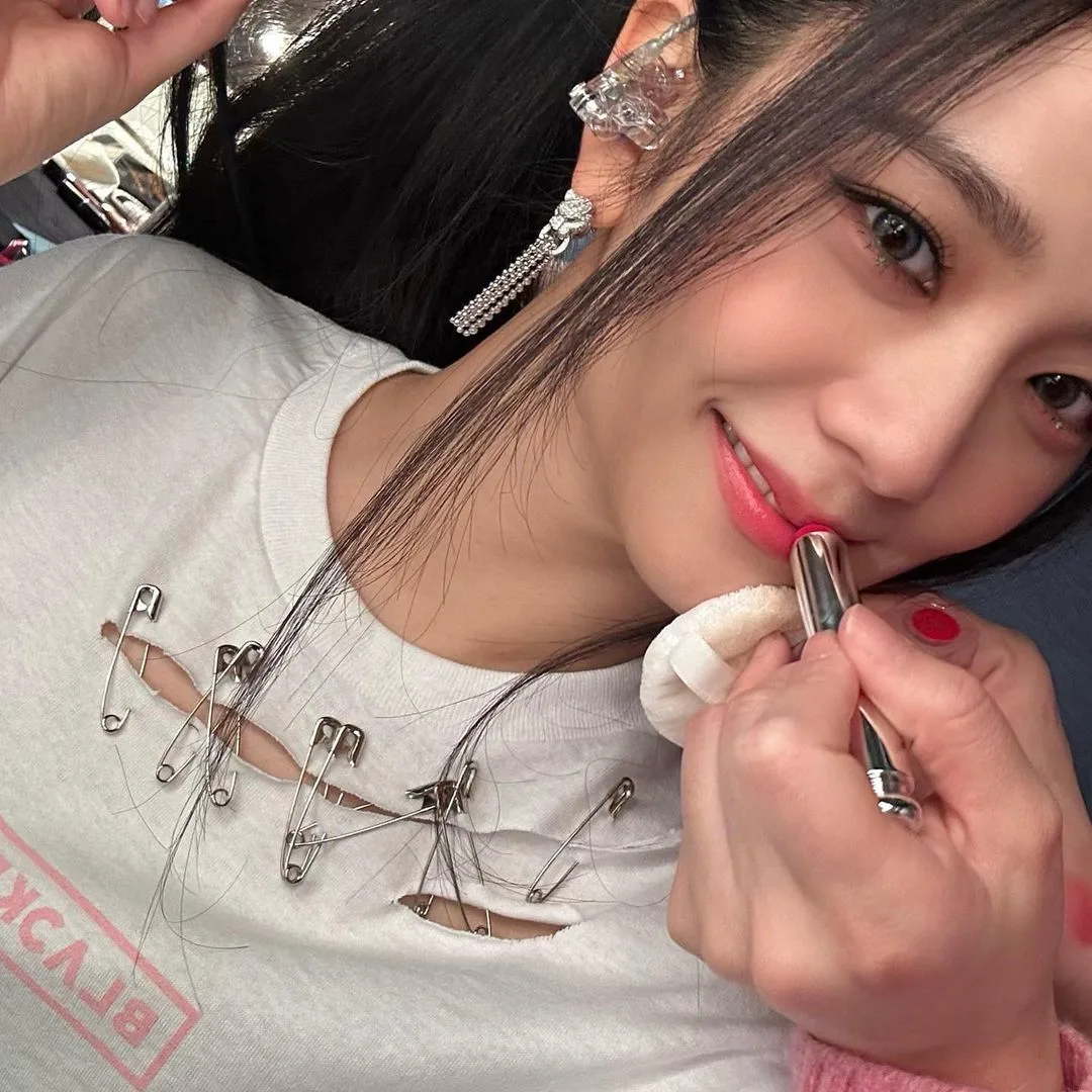 Jisoo diện Panthère De Cartier