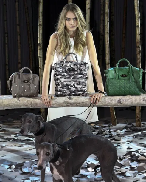 ellevn- cara delevingne và mulberry hợp tác 03