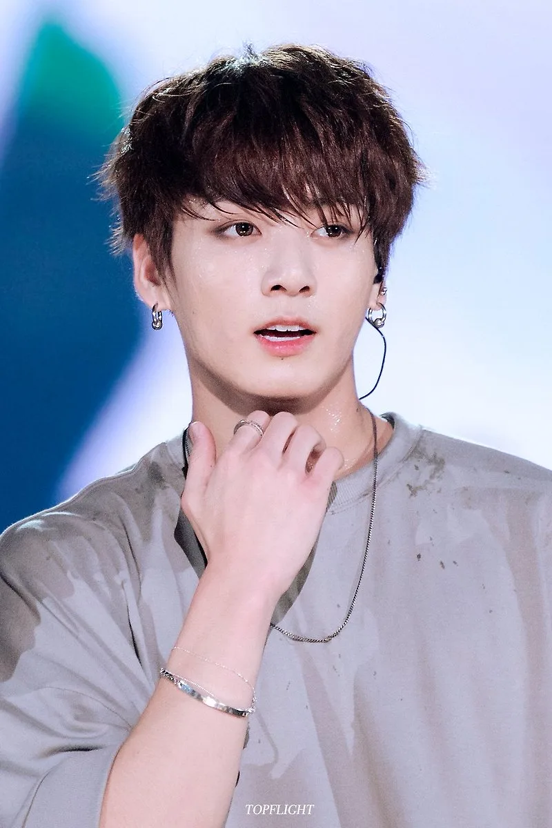 bts jungkook quyến rũ điển trai