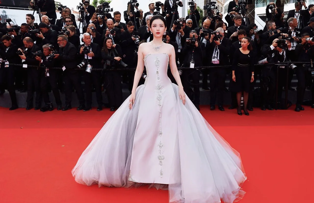 elle-sao-chau-a-tai-cannes-2026-chau-da-4