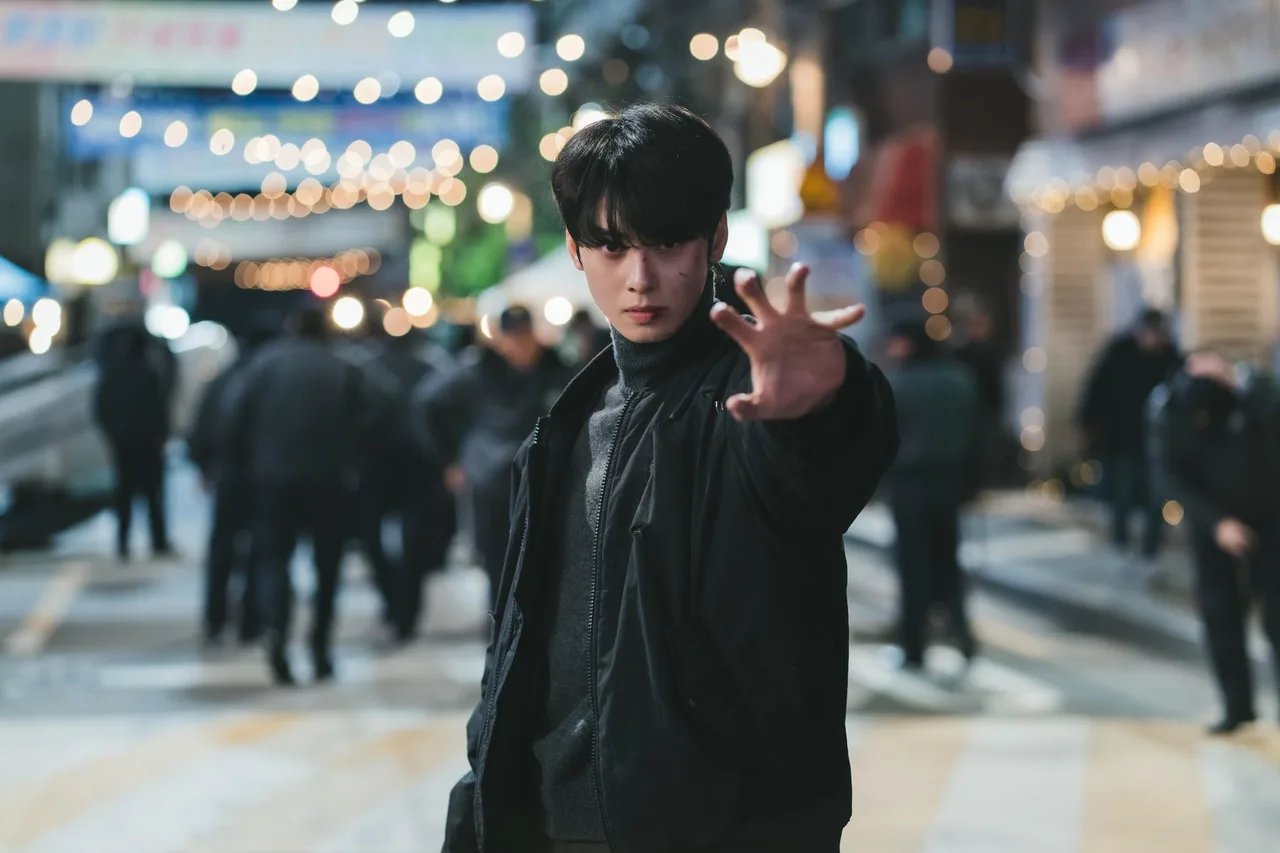 nam diễn viên cha eun woo trong vai lee un jeong trong phim biệt đội siêu khờ