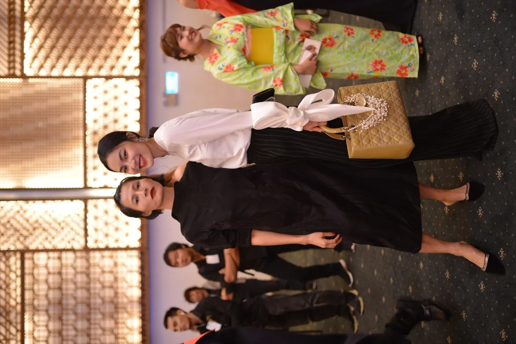 NTK Li Lam và Helly Tống