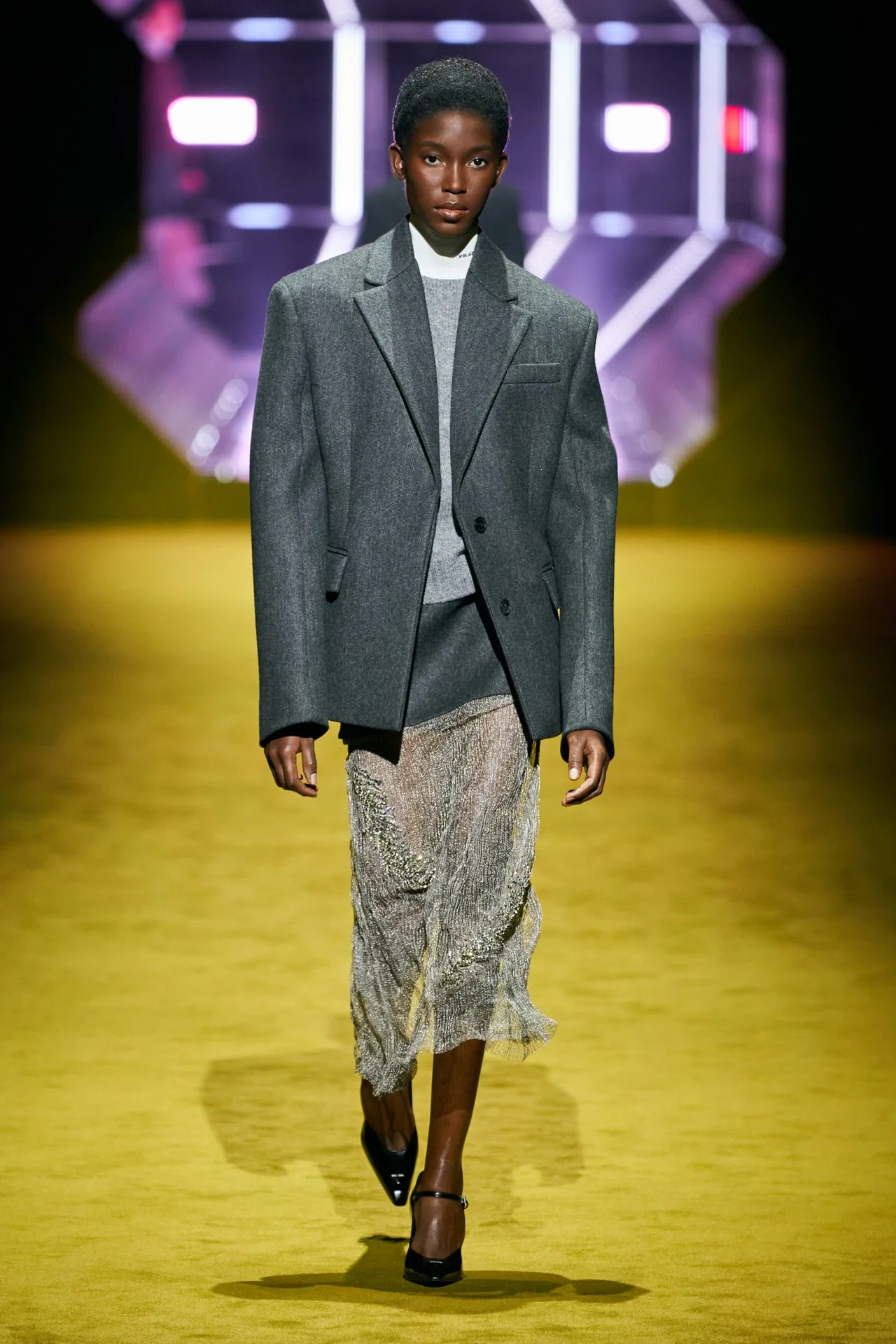 Prada Thu Đông 2022 look 2