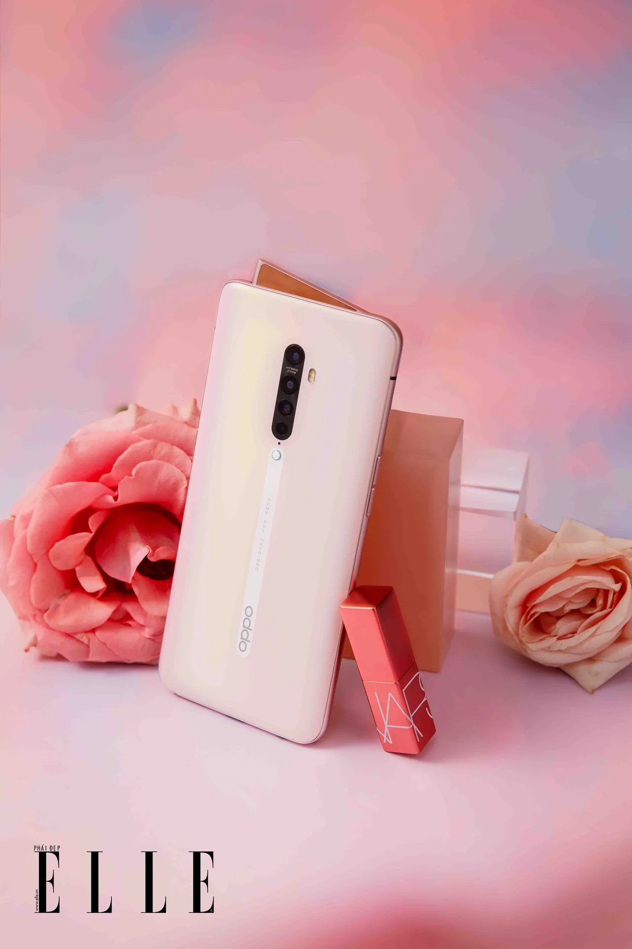 bộ ảnh đa chiều sáng tạo rực rỡ sắc hồng