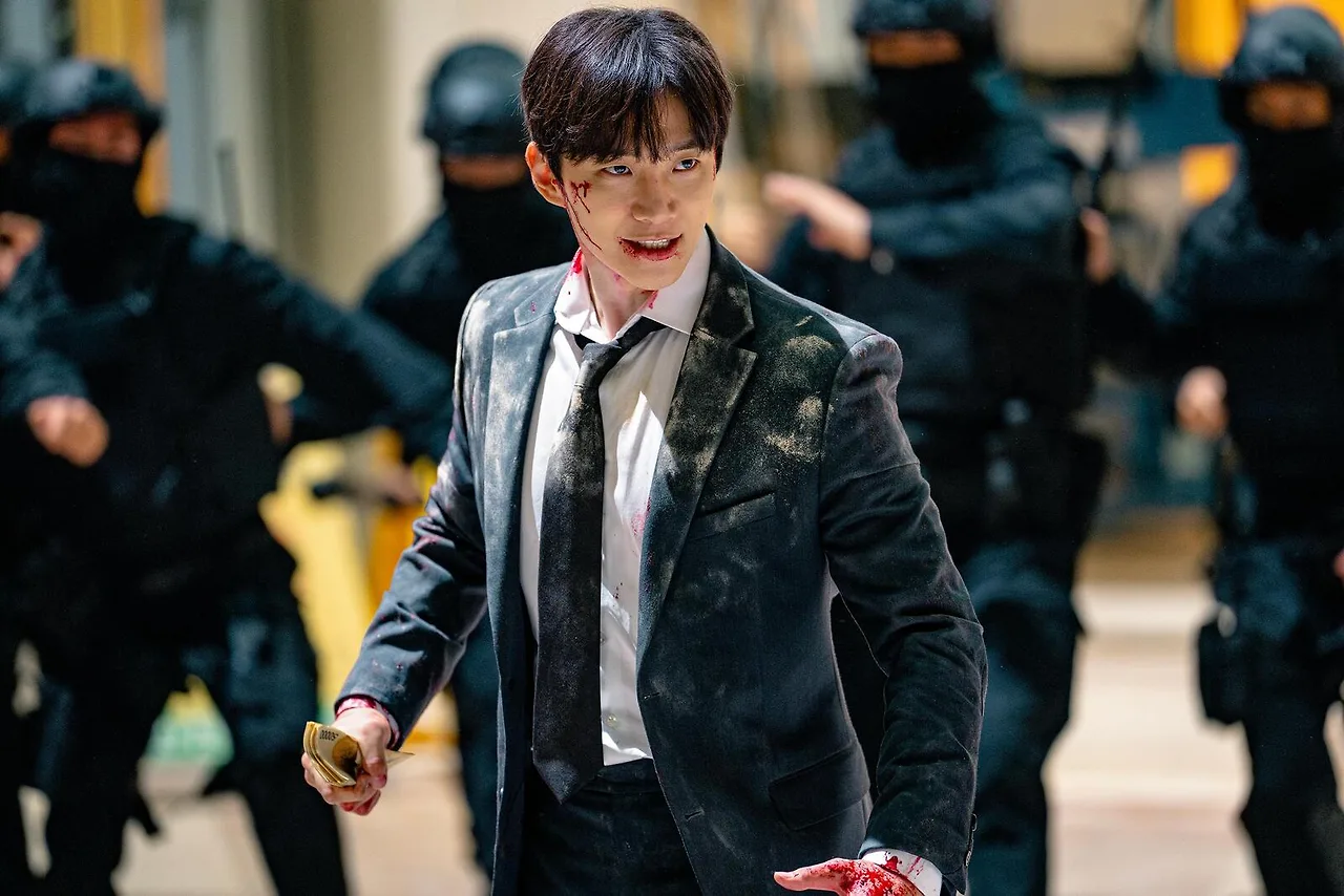 Lee Jun Ho trong vai Kang Sang Woong.
