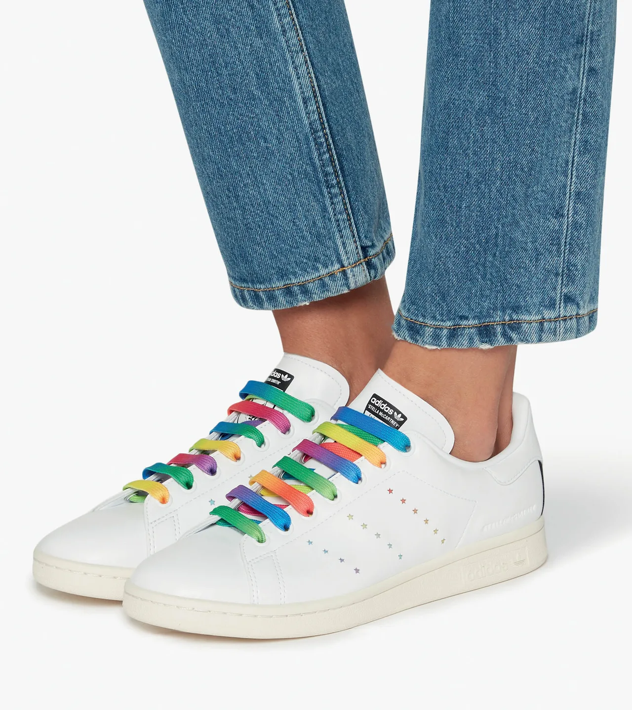 thời trang sneakers sử dụng nguyên liệu tái chế thời trang bền vững - sneakers sử dụng nguyên liệu tái chế