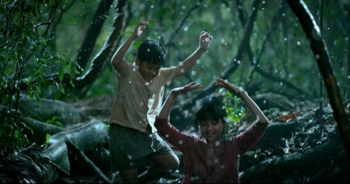 Những cảnh phim sao mà thân thương lạ lùng.
