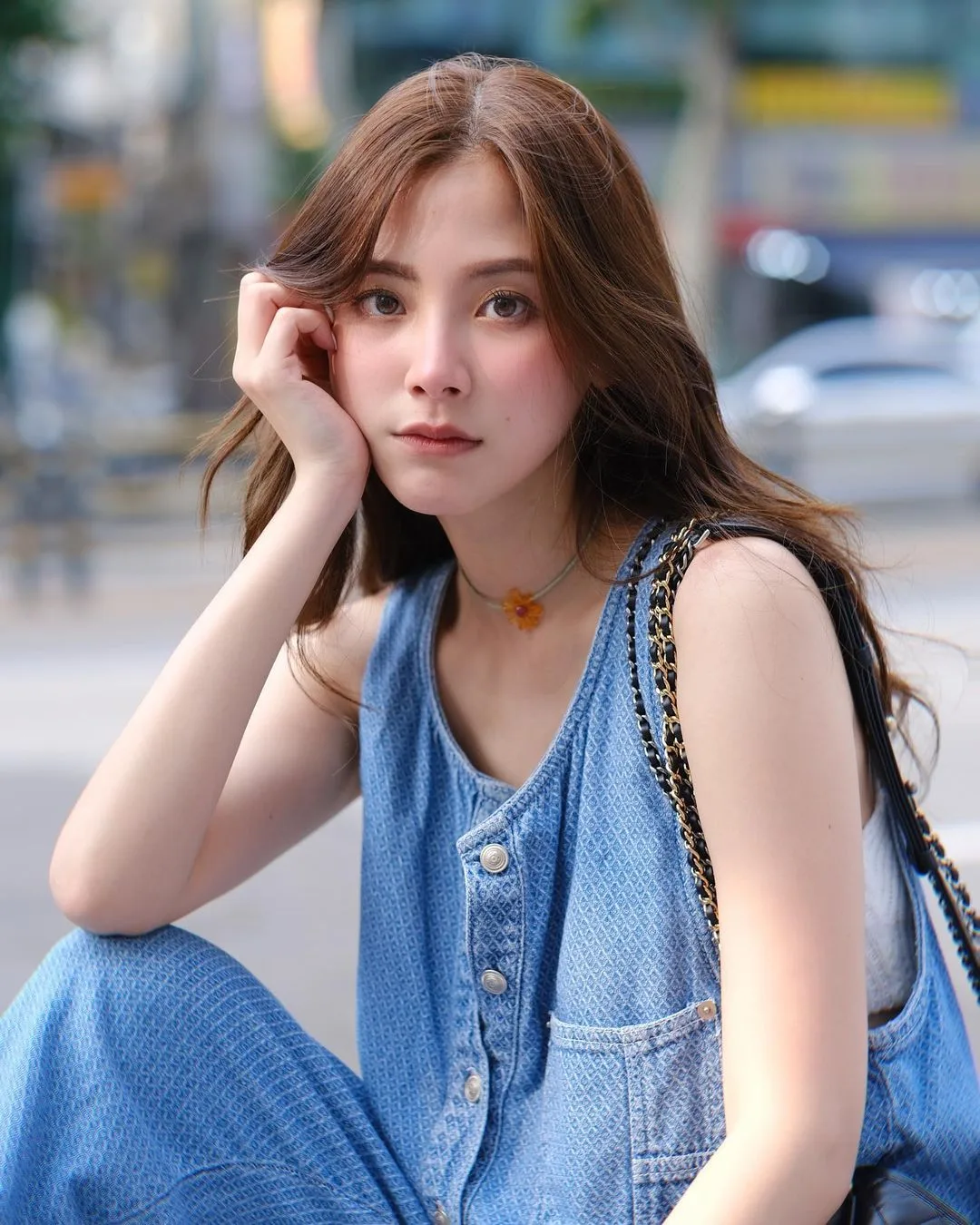 Baifern với màu tóc nâu hạt dẻ