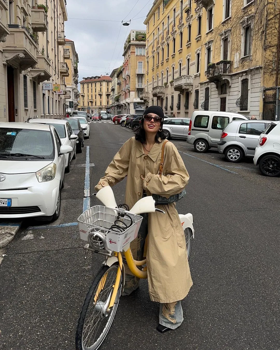 irisloveunicorns diện trench coat áo khoác