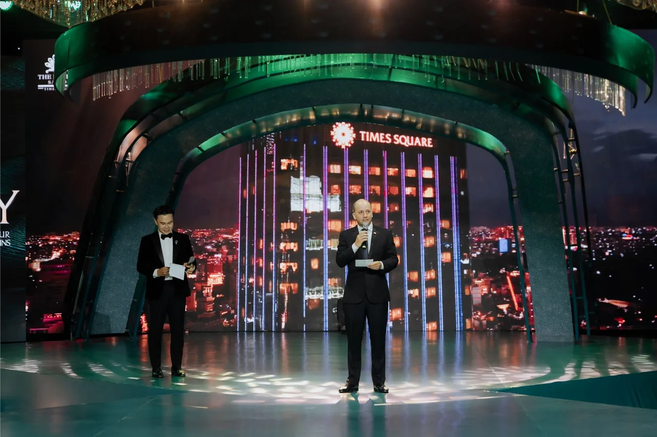 Ông Francois Lievens, Phó tổng quản lý khối phòng tại The Reverie Saigon phát biểu tại triển lãm cưới The Legacy Odyssey