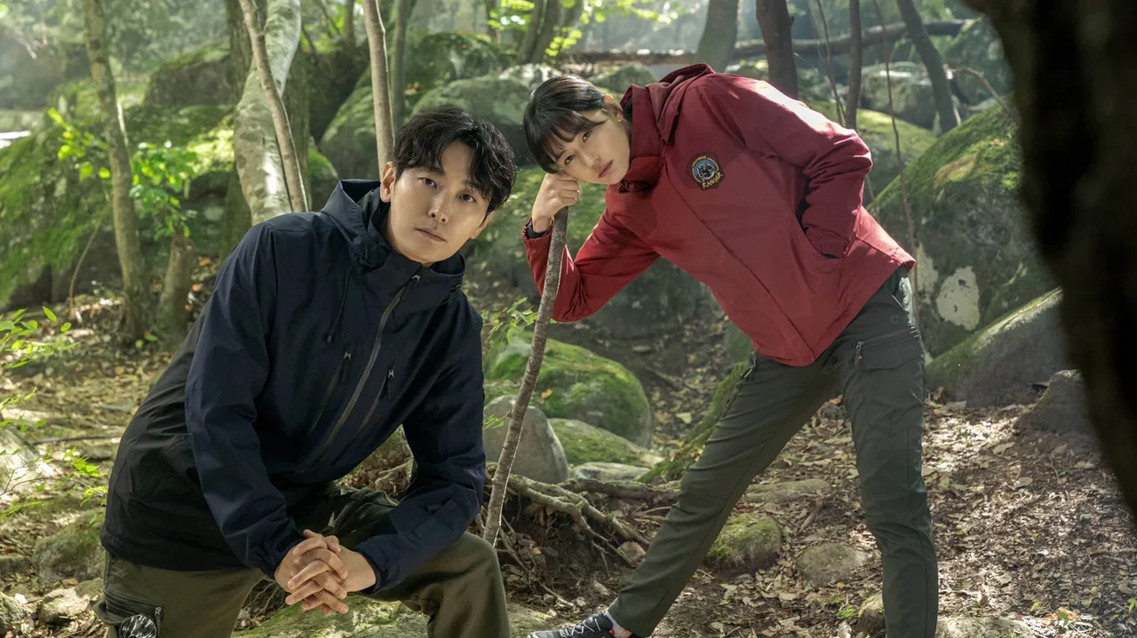 ju ji hoon và jun ji hyun kết hợp trong jirisan sau thành công của kingdom tvn
