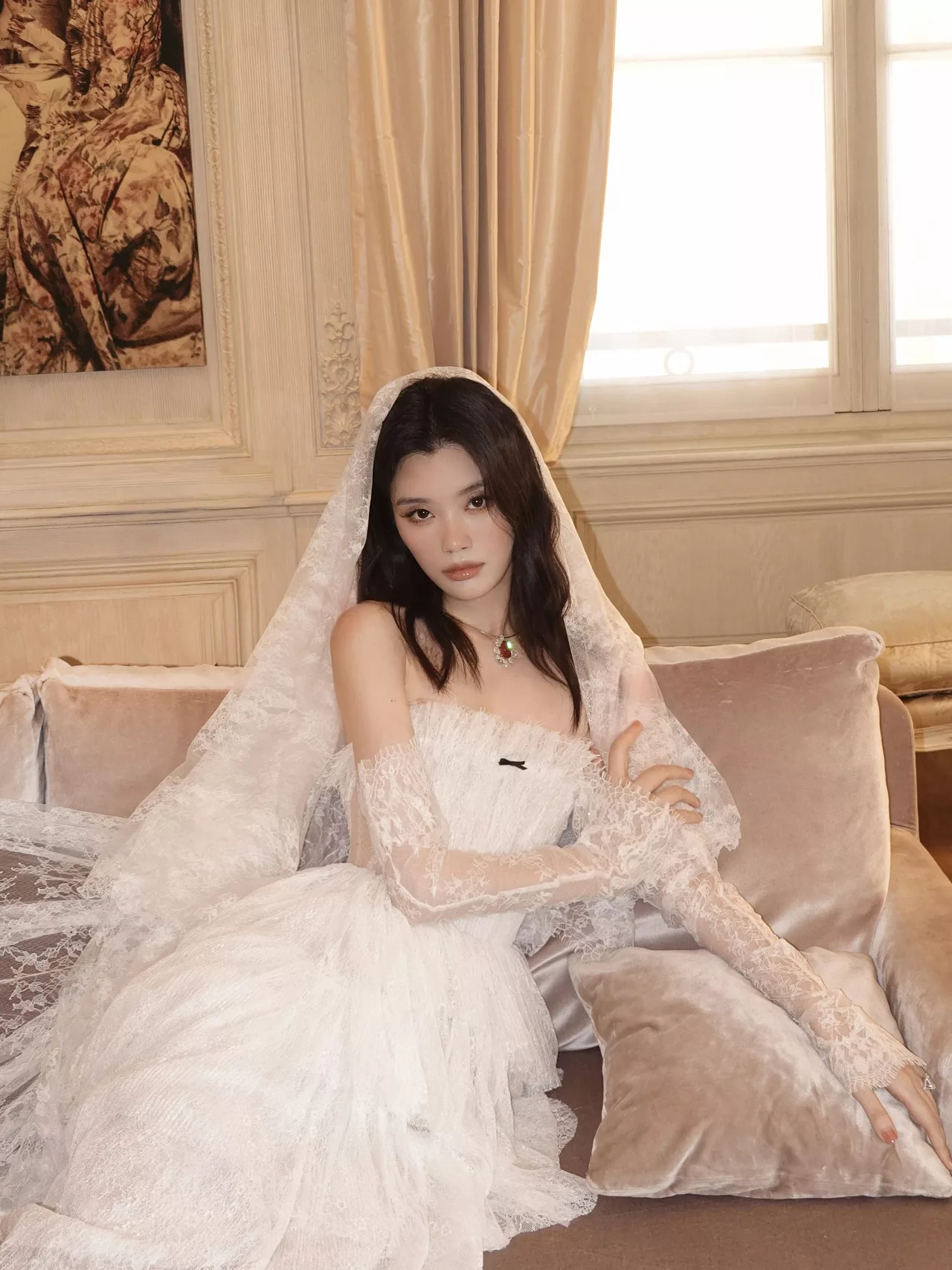 Hề Mộng Dao diện thiết kế từ Montsand trong bộ hình pre-wedding