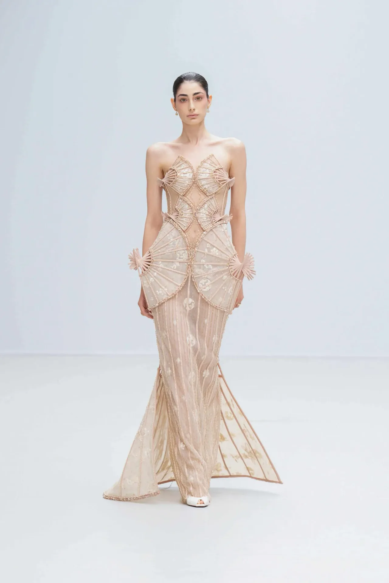 váy đuôi cá phong cách Glamorous Romance