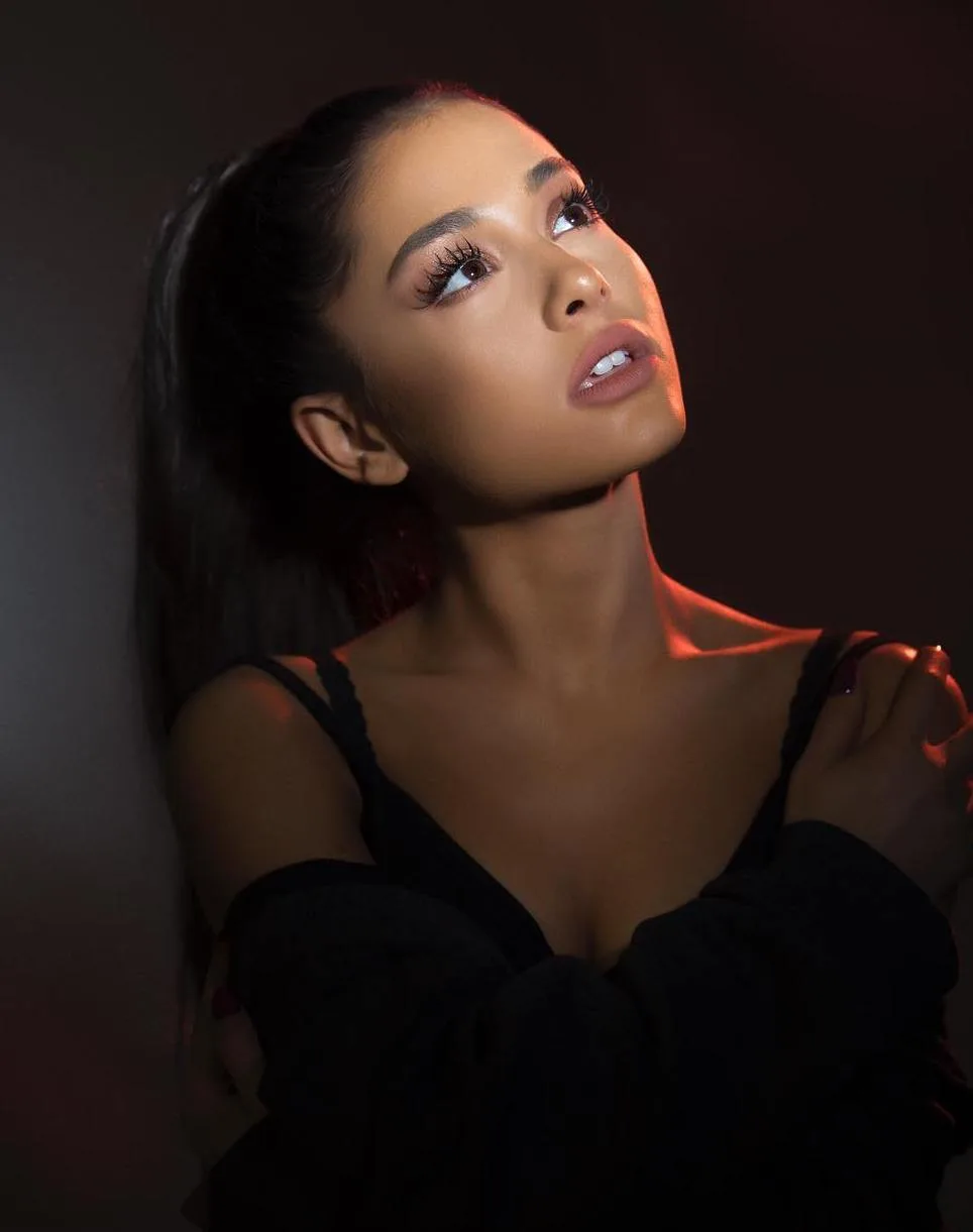 Elle Việt nam Ariana Grand 1