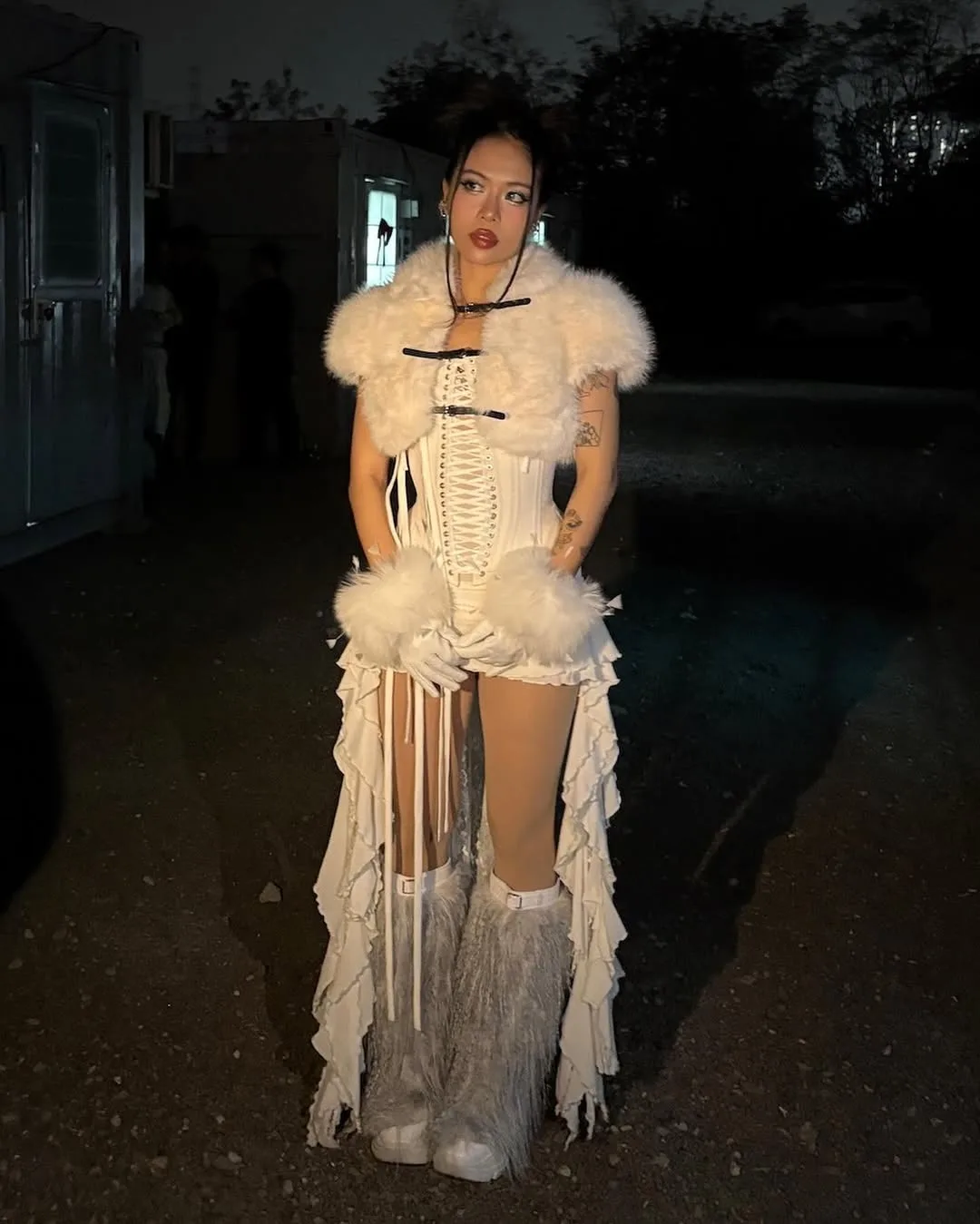 phong cách thời trang rapper tlinh