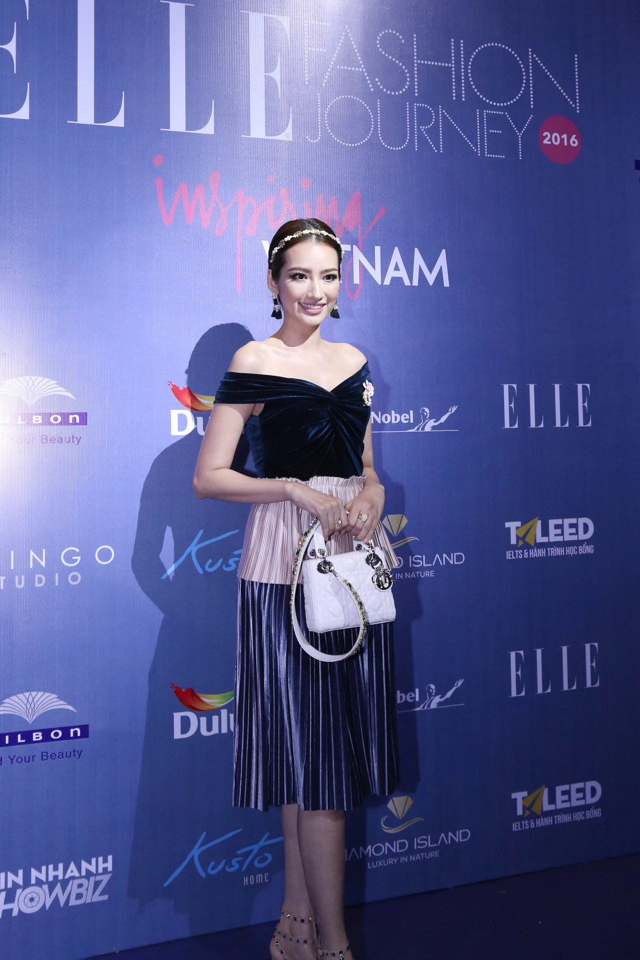 Trang phục của sao trên thảm đỏ ELLE Fashion Journey 2016 - ELLE Vn