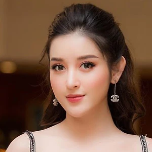 Công thức trẻ trung, rạng ngời tự tin từ Á hậu Huyền My và hàng chục sao Việt