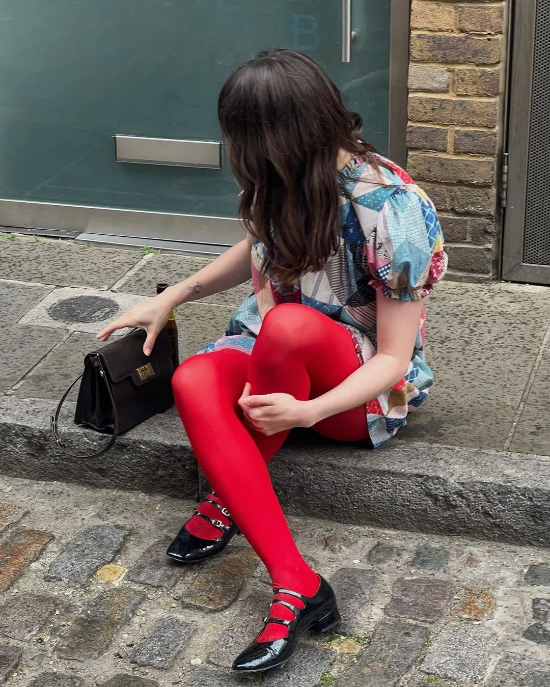 harmonyyoungs diện mary janes giày