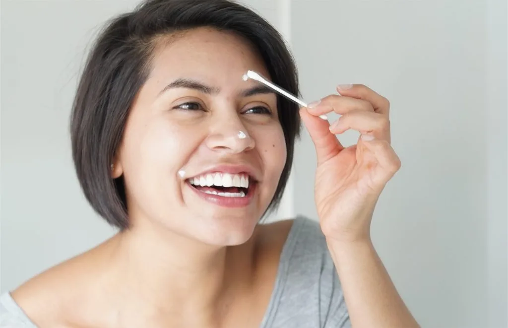 skincare routine cho da dầu mụn chấm mụn bằng treatment