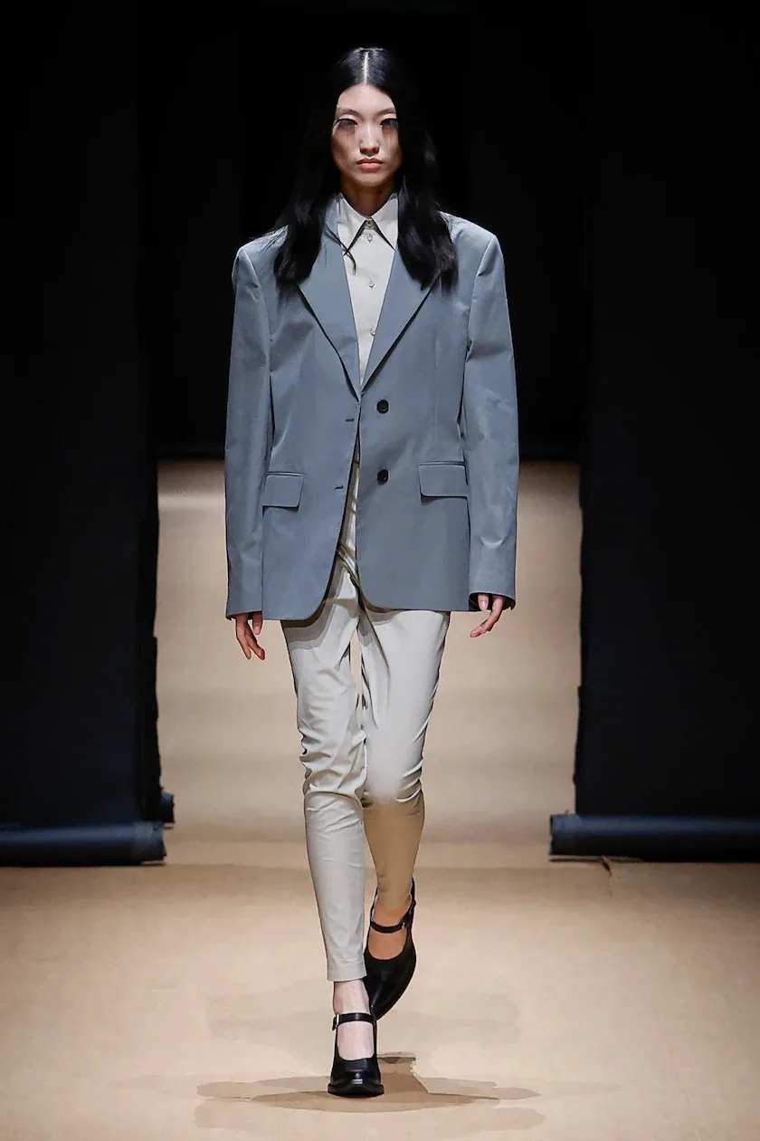 Prada Xuân Hè 2023 look 4