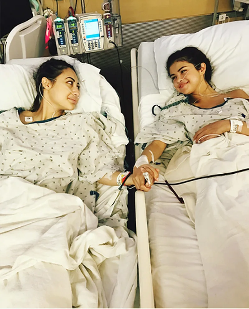 Selena Gomez: Khi bạn đủ mạnh mẽ để biến điều tiêu cực thành một thứ đẹp đẽ đầy cảm hứng Selena Gomez: Khi bạn đủ mạnh mẽ để biến điều tiêu cực thành một thứ đẹp đẽ đầy cảm hứng