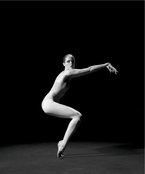 coco-rocha-cach-tao-dang-chup-anh-pose-8-elle-network.jpg