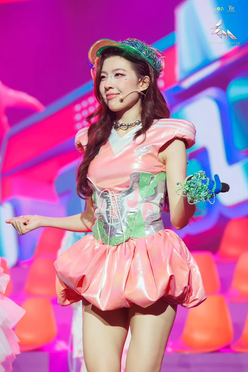 thời trang Lamoon trong livestage 1