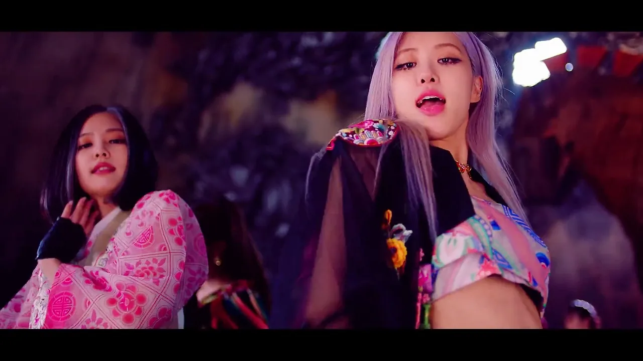 jennie và rosé mặc hanbok cách tân mv how you like that